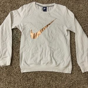Nike long sleeve sweatshirt